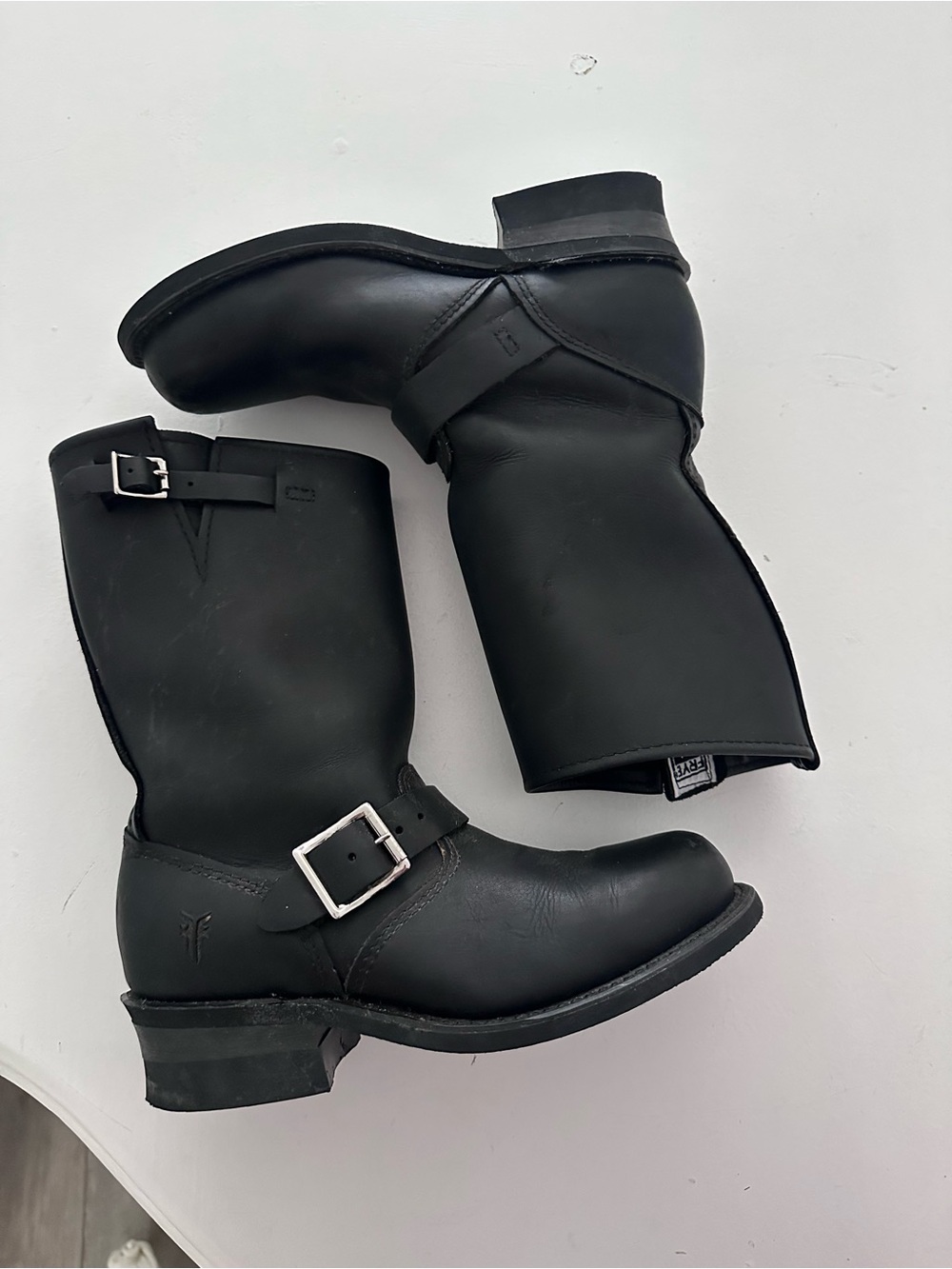 frye engineer boots size 7 used one weekend 
$498 black